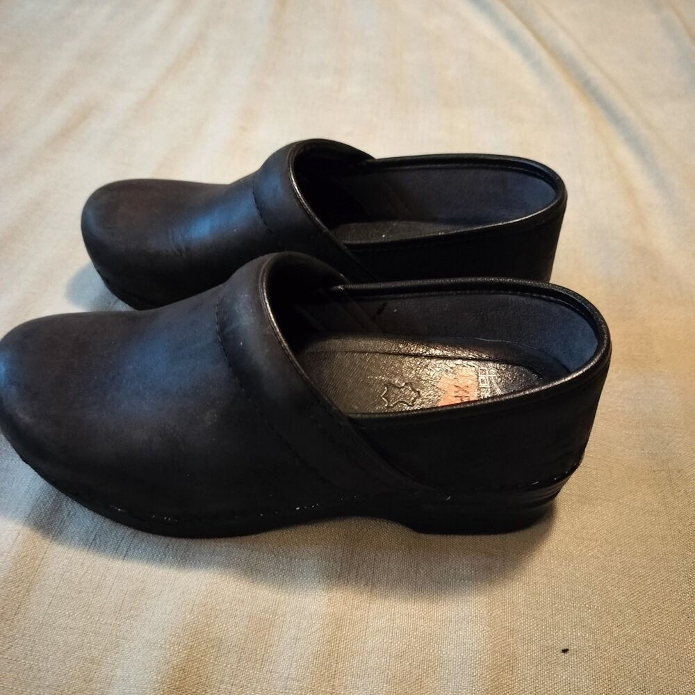 Dansko XP Professional Nursing Clog 39-8.5 Black Leather  rubber outsole